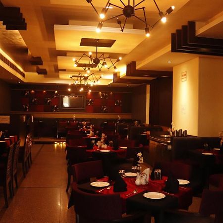 Hotel Parbhat Inn Panchkula Eksteriør bilde