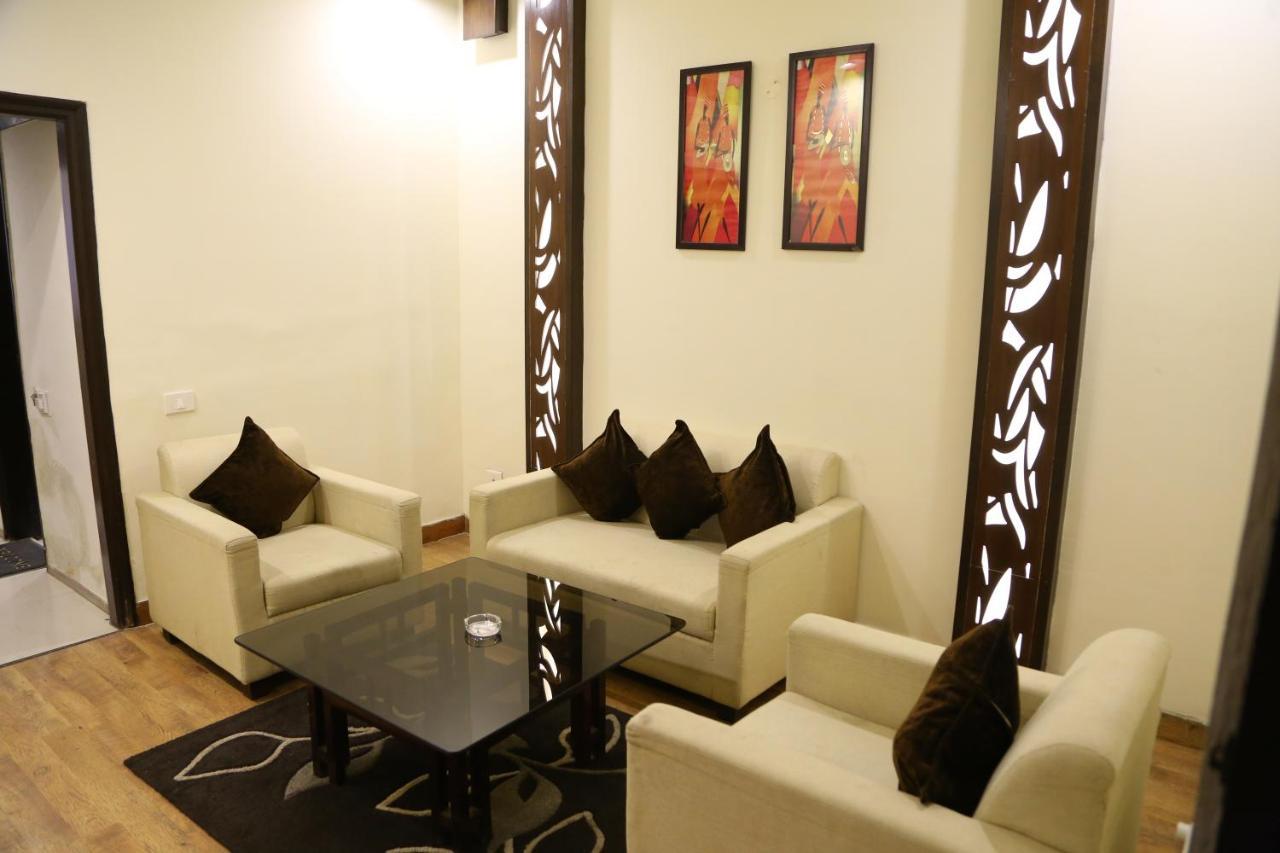 Hotel Parbhat Inn Panchkula Eksteriør bilde
